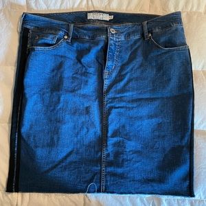 Denim pencil skirt